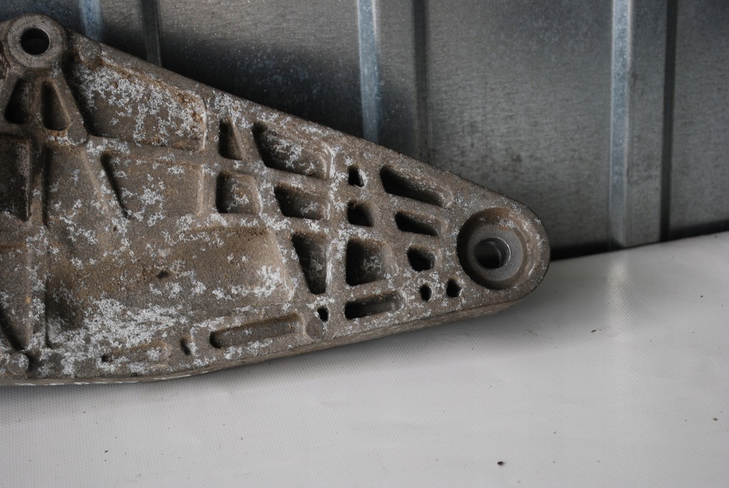 фото №4, Кронштейн міст audi a4 b6 3.0 asn 8e0599287k