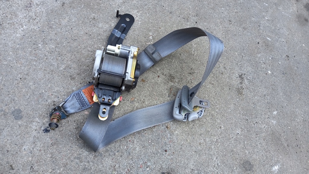 фото №1, Pas bezp. перед левый mitsubishi galant viii 00r