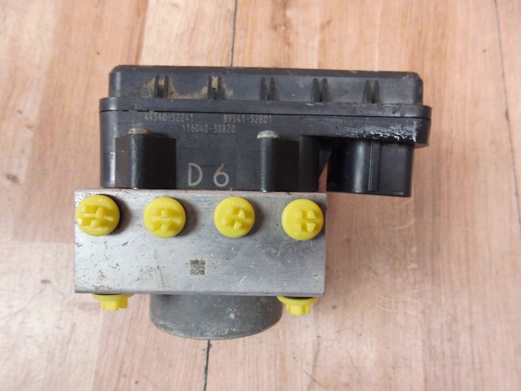 Купити Toyota verso s насос abs 89541-52b01