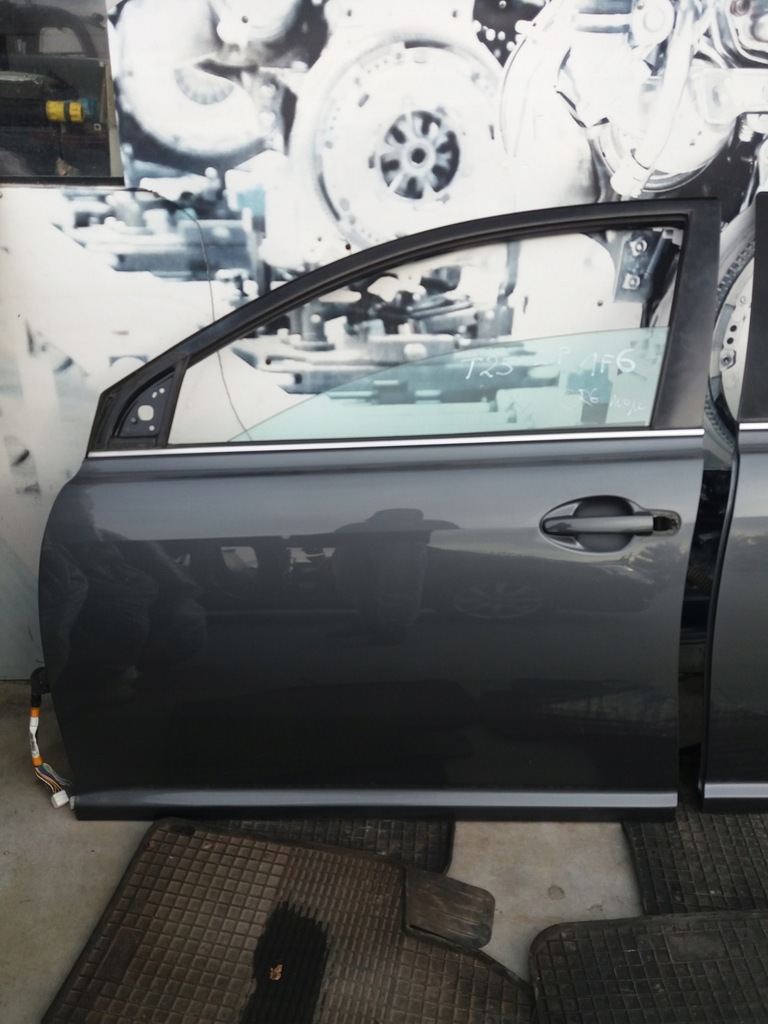 фото №1, Toyota avensis t25 1f6 дверь левый перед левая передние