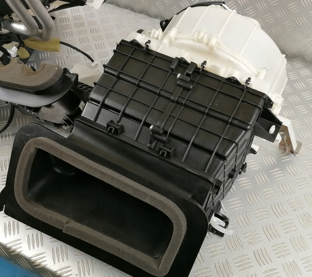 фото №5, 27215-1lb1a обігрівач кондиціонера infiniti qx80