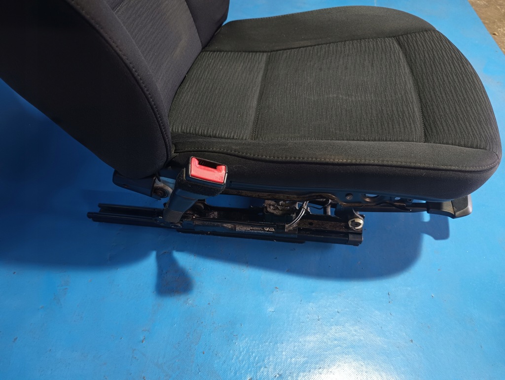 фото №4, Сидіння лівий перед передній водія bmw 1 e87 116d 10r.