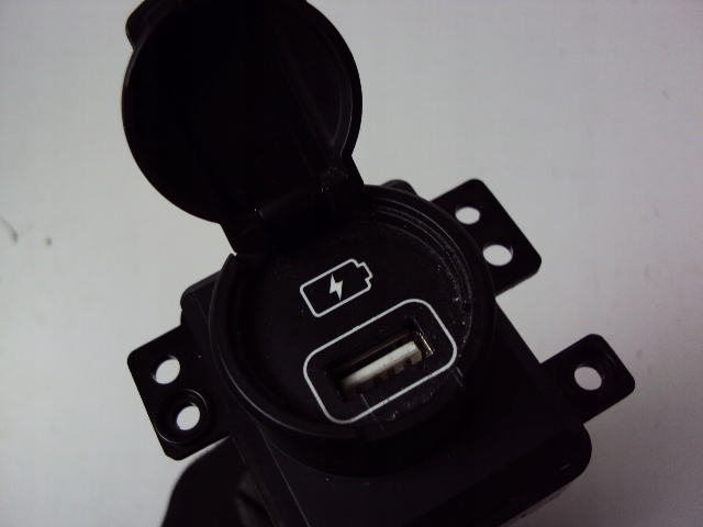 фото №3, Зарядное устройство usb kia sportage iv 17 r