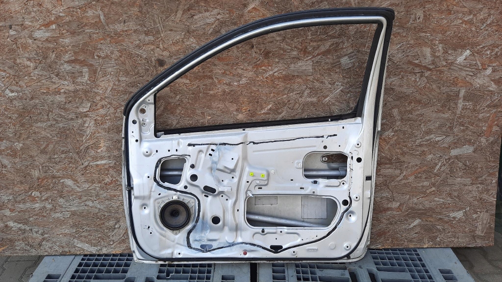фото №13, Дверь перед правое toyota yaris i 02r