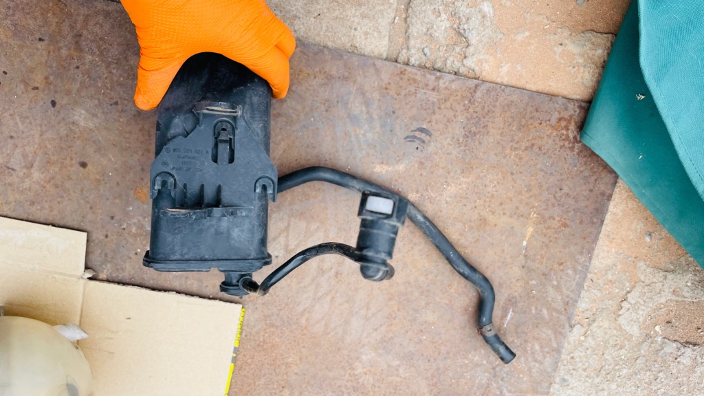 фото №1, Octavia ii lift фільтр вугільний 1k0201801d