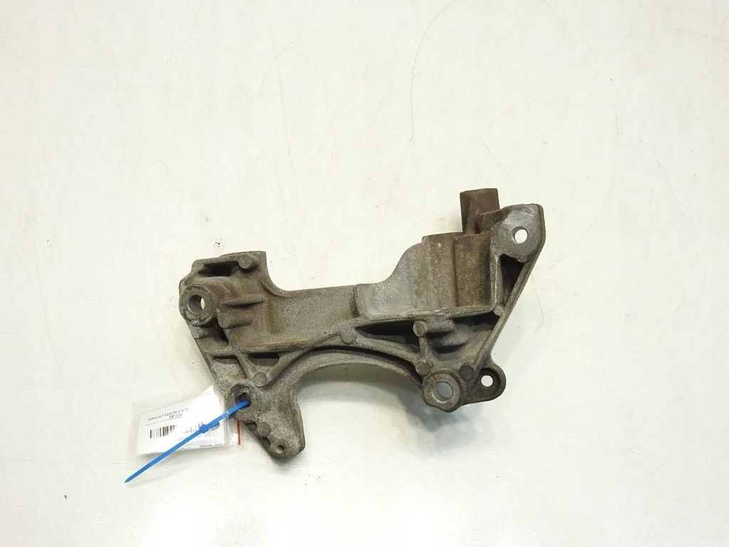фото №3, Кронштейн основание генератора renault clio iv 0,9 tce 117108063r
