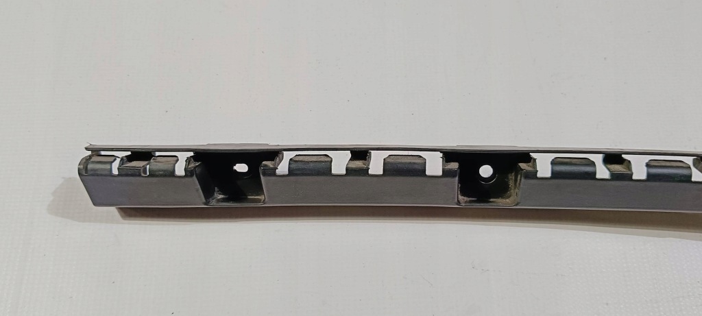 Кронштейн  кронштейн накладки накладки порога правої maserati granturismo 2008- в Україні