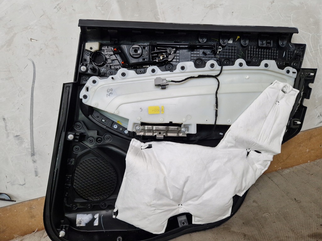 фото №6, Ford edge mk2 обшивка дверь левый задняя светлая кожа