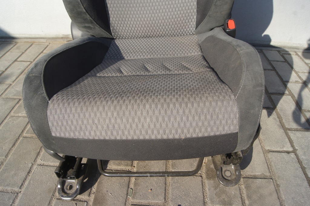 фото №9, Сиденье пассажира правый auris ii