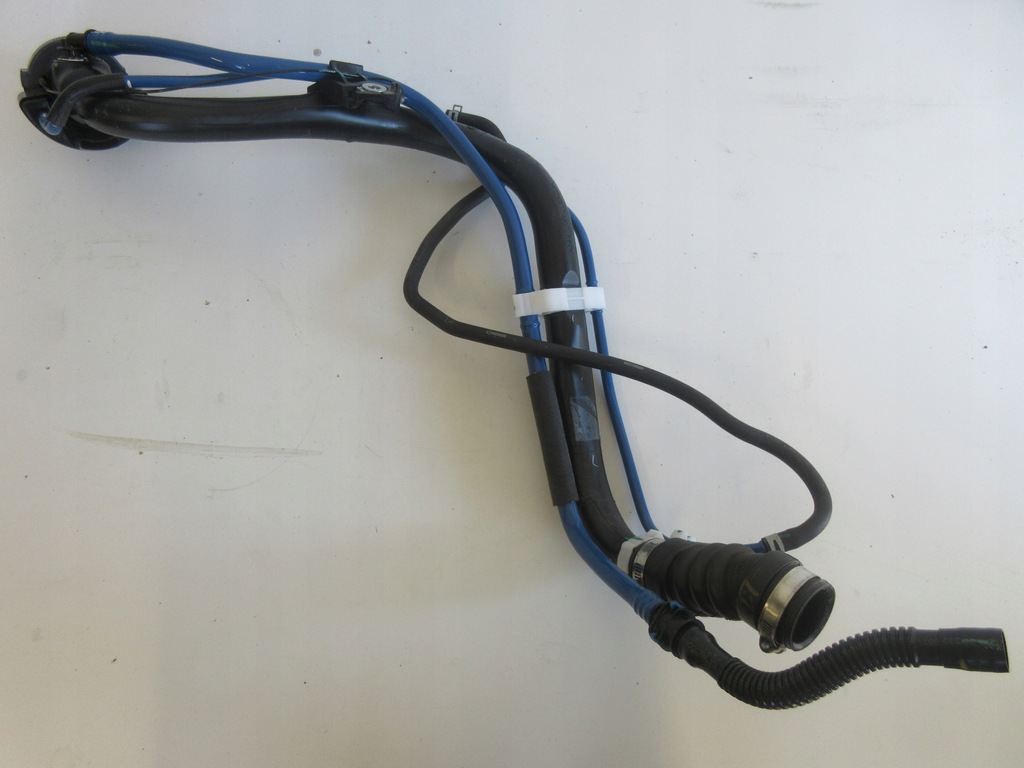 фото №2, Corolla e21 гибрид труба заливной топлива