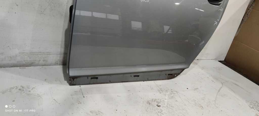 Дверь левое  задняя audi a6 c6 ly7g седан avant !!! Недорого