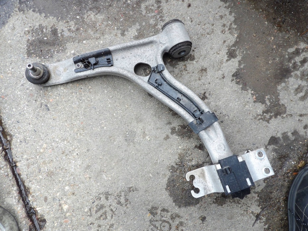 фото №1, Важіль лівий передній mercedes a w176