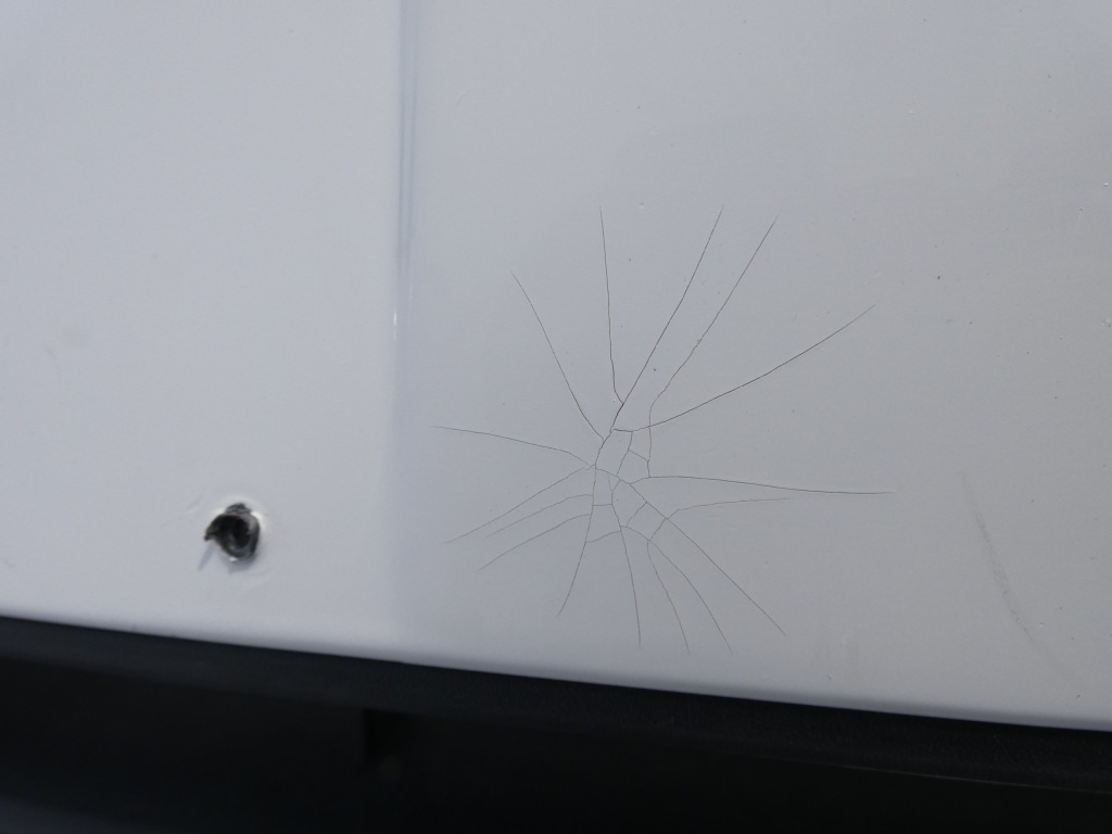 Бампер решётка volkswagen caddy 2k5 Недорого