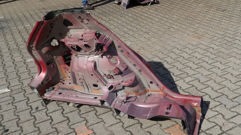 фото №5, Volvo xc40 четверть крыло левая задняя 725