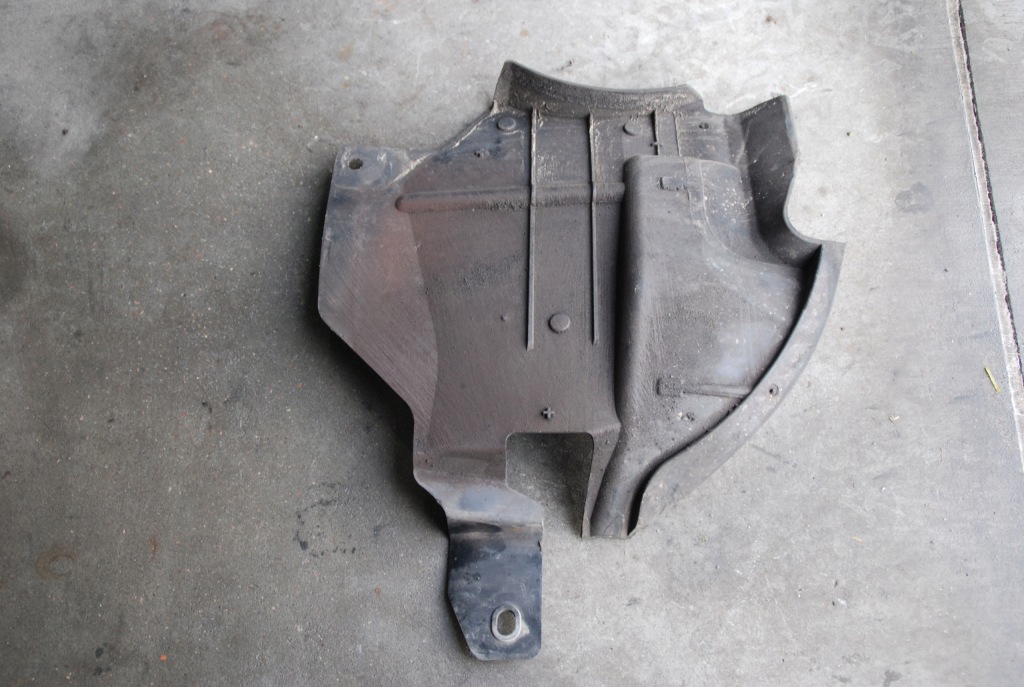 Накладка двигателя нижняя 30744319 volvo xc90 2.4 d5 Оригинал