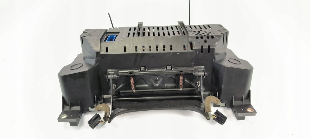 фото №9, Счетчик приборная панель 4e0920900f audi a8 d3