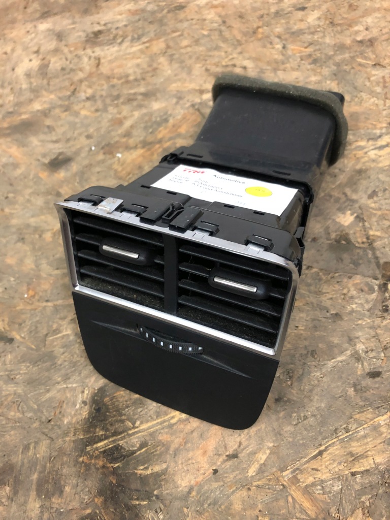 фото №1, A3 8v решётка обдув задняя туннель 8v0819203