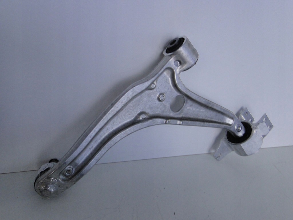 фото №6, Mercedes gla h247 247 рычаг передний правый нижний