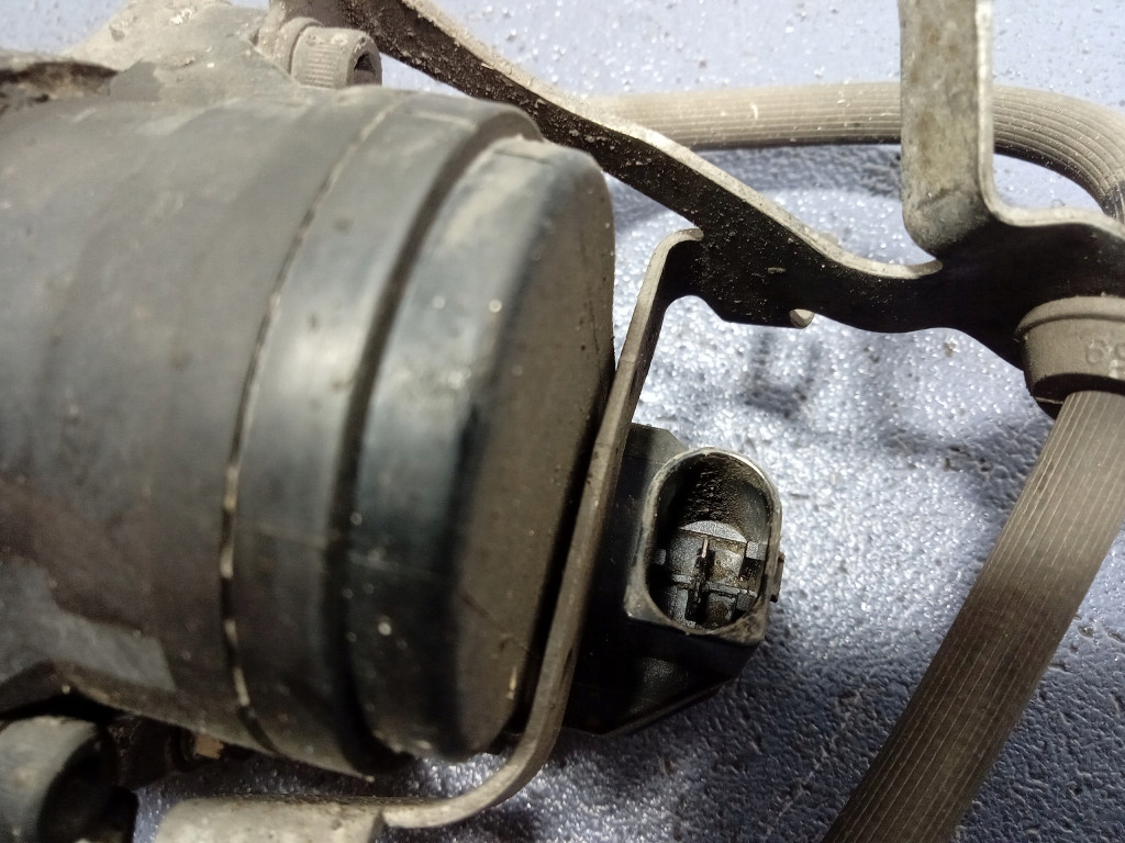 фото №6, Bmw 3 g20 2.0d 190 km супорт задня правий скоба 40/300/20