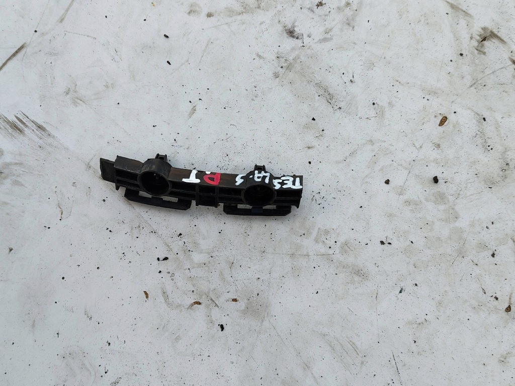 Купить Направляющая крыла правый перед tesla model s