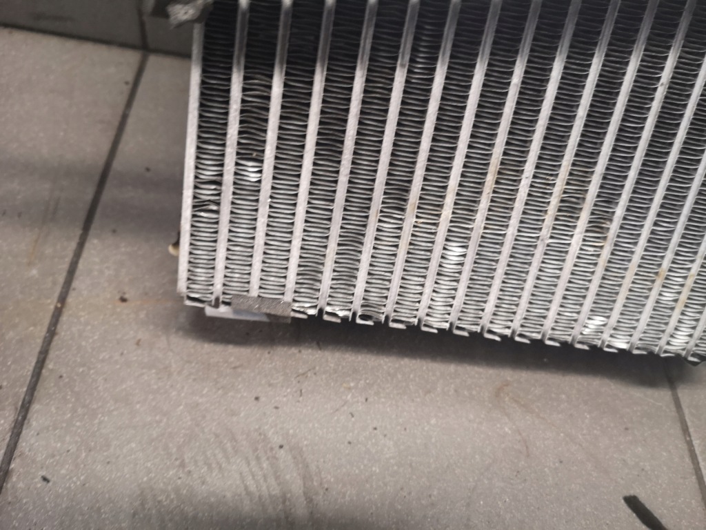 фото №5, Радіатор кондиціонера vw touareg 7l0820102a