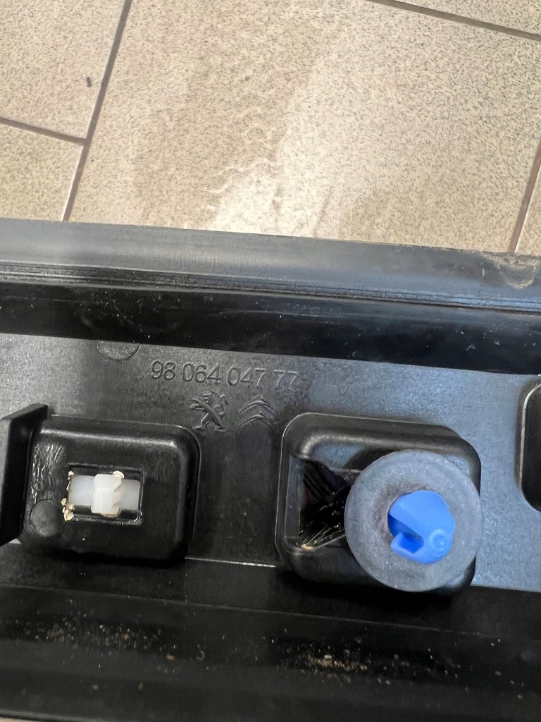 фото №6, Молдинг дах права peugeot 2008 хром 9806404777