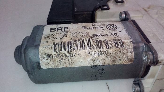 фото №8, Моторчик скло правий задня octavia ii 1k0959704j