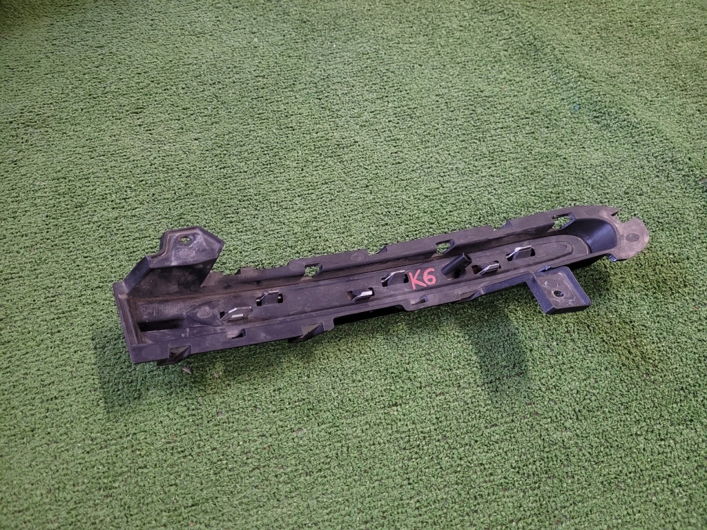 Volvo v40 lift решётка с хром заглушка бампера правая хром 31347043 oem Недорого