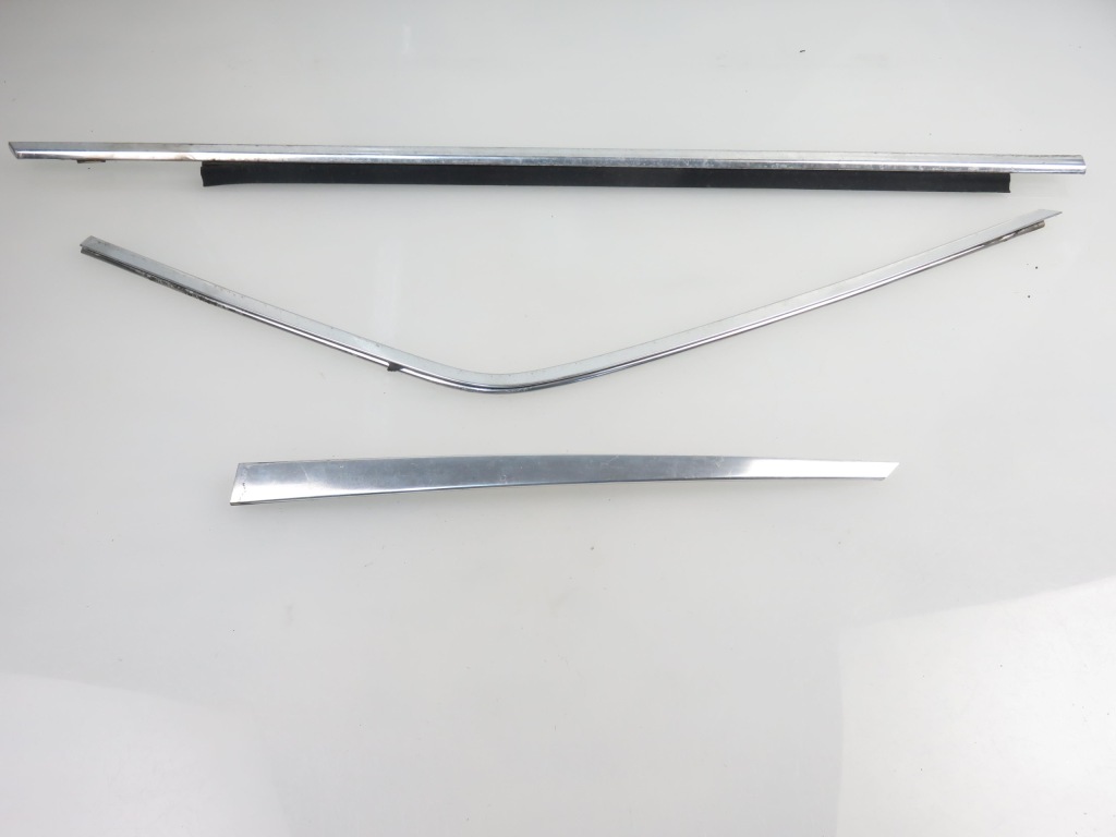 Купити Накладки хром двері правий перед mercedes 123