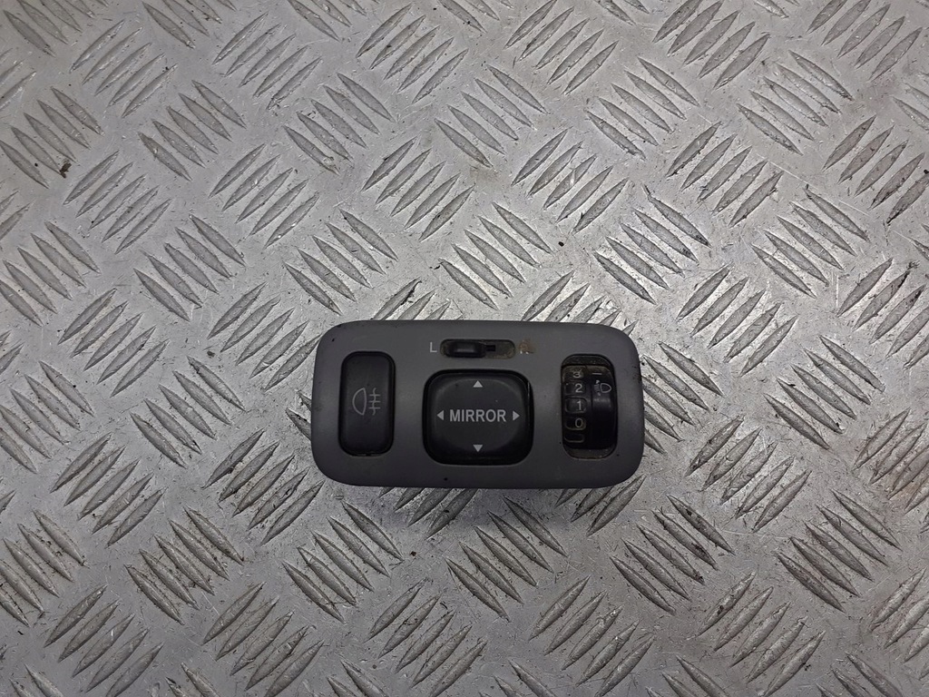 фото №1, Панель переключателей toyota yaris verso