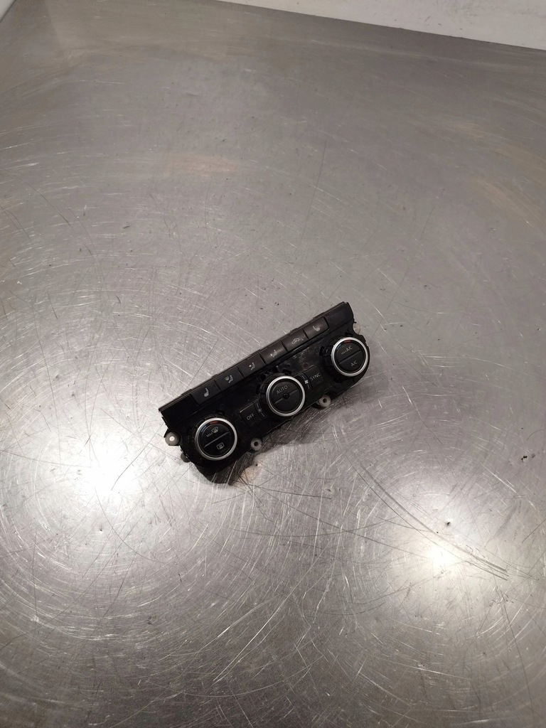 фото №1, Volkswagen touran ii 2011 панель кондиционера