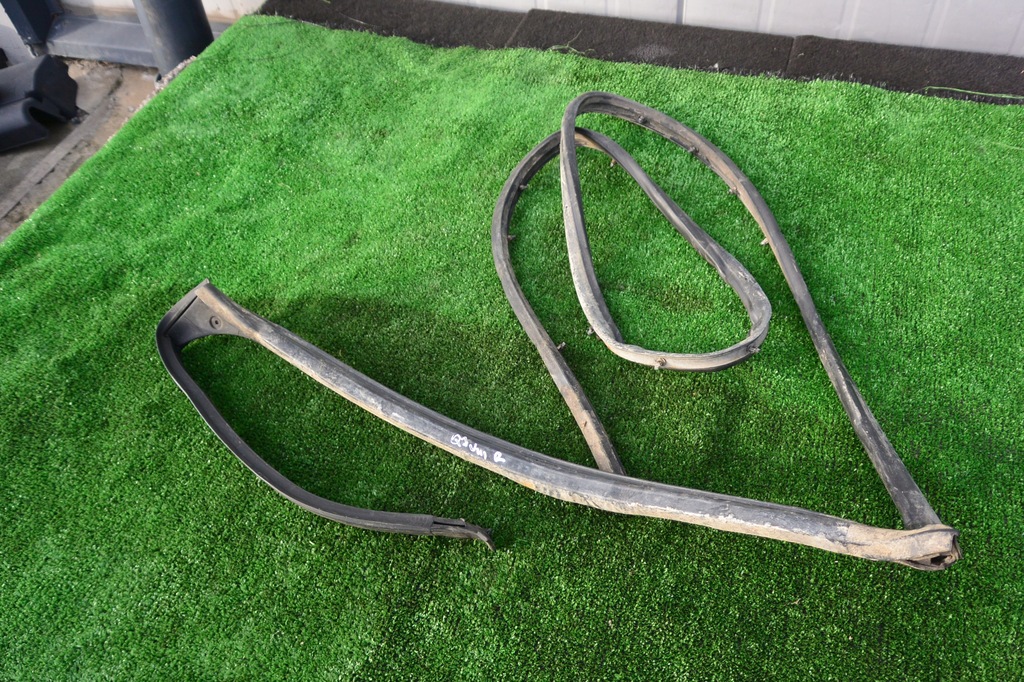 фото №1, Прокладка кузов порог правая audi q7 4l