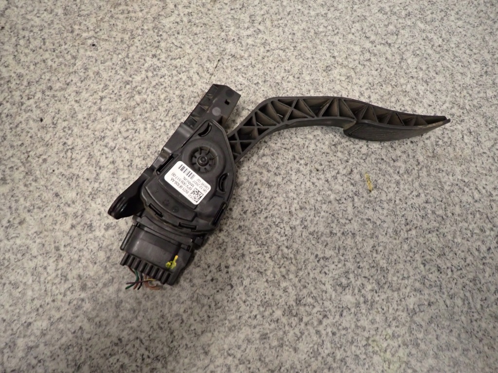 фото №2, Mazda2 mazda 2 de 08- потенциометр газа педаль