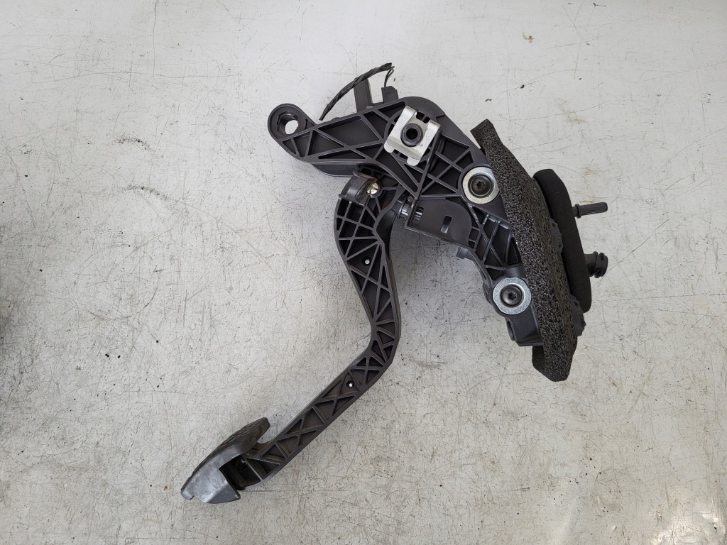 фото №1, Ford fiesta mk7 lift 1.25 педаль зчеплення europa