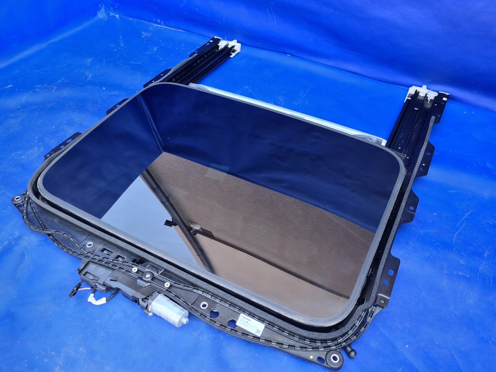 фото №11, Audi a4 b9 8w sedan люк механизм шторка комплект 8w5877041a oem