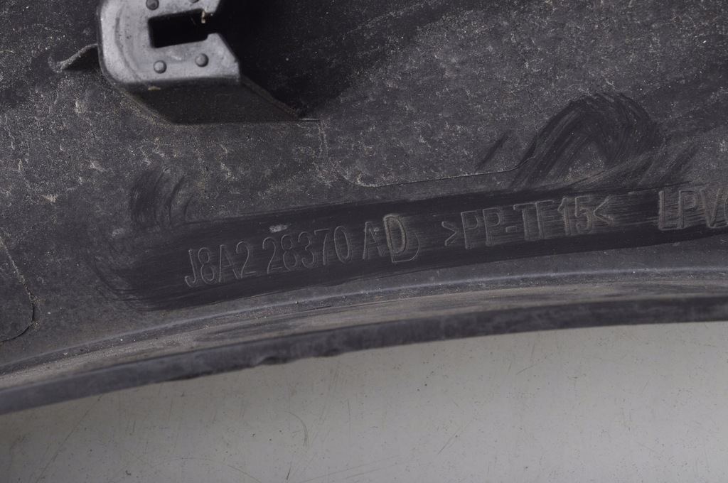 фото №7, Land rover range rover velar l560 молдинг крыла правый задняя j8a2-28370-ad