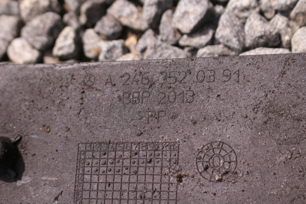 Накладка підвіска mercedes a-klasa w176 в Україні