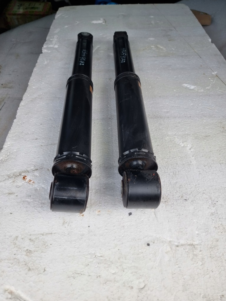 фото №8, Renault trafic iv 2023 амортизаторы задняя l+p 93459487 93459437