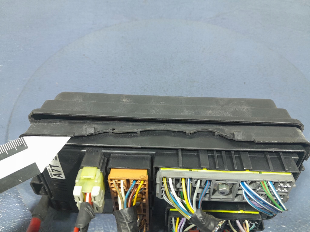 Chevrolet spark iii m300 09- 1.2 коробка предохранителей 9527-2098 в Украине