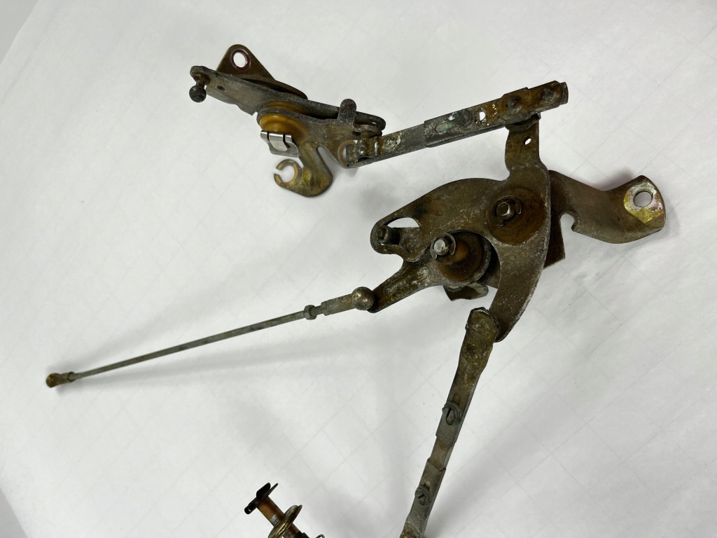 Механізм трос газу mercedes w126 v8 420 500 560 Недорого