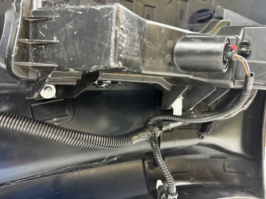 фото №10, Tesla 3 бампер передній перед kompletny протитуманні фари org!