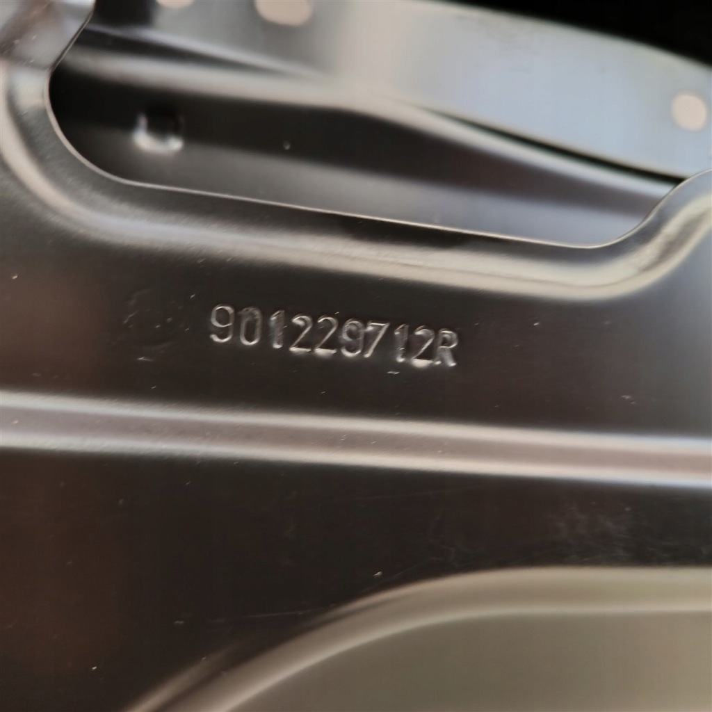 Дверь правое задняя renault express 901229712r Недорого