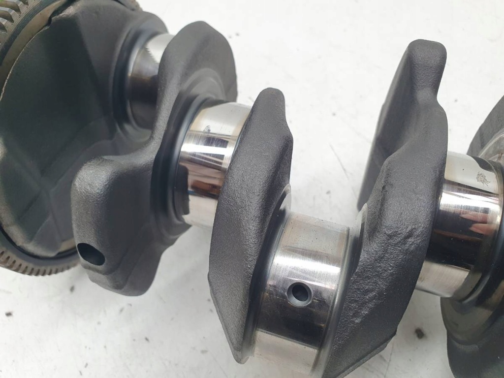 Wał коленчатый b47d20b 2.0 d 190 bmw 6 g32 gt 85707860400 8570745 Доставка