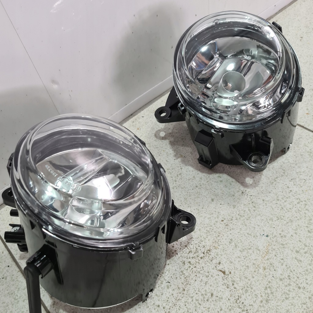 фото №7, Противотуманная фара лампа mercedes actros mp 4 левый правый