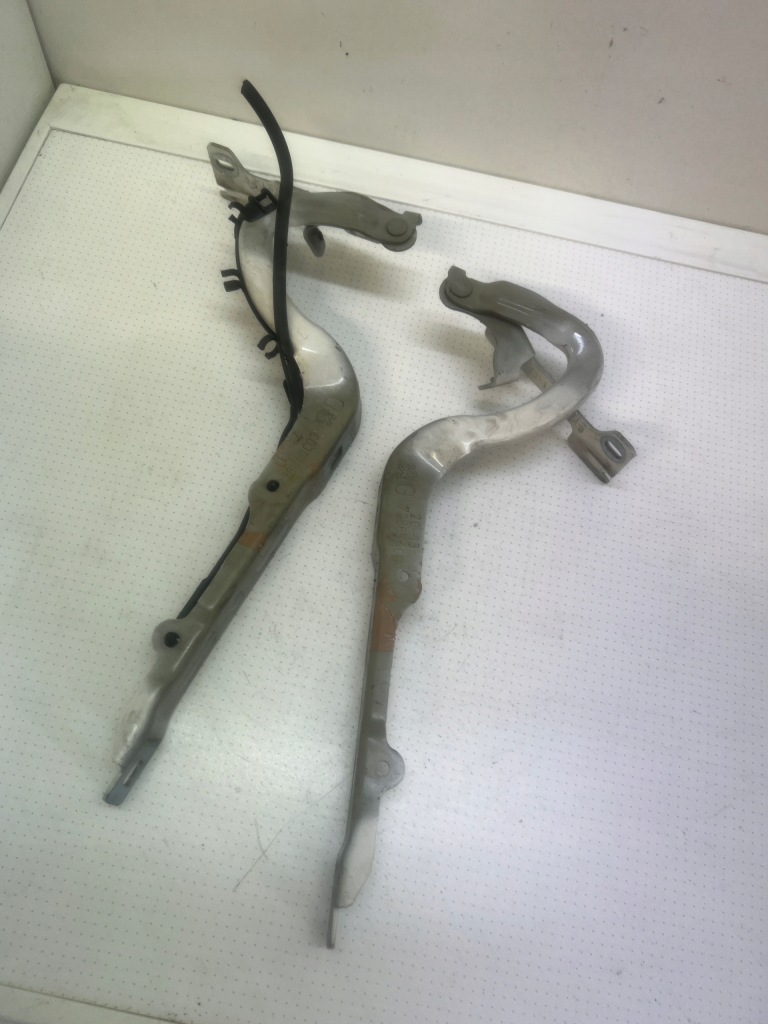 фото №1, Peugeot 208 i петля петли капот левый правый комплект 728640c03 728654c03