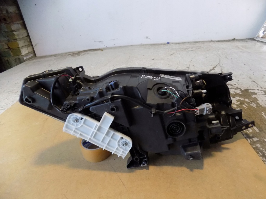 фото №10, Лампа правая перед nissan leaf i 26010-3nlx 10-17r