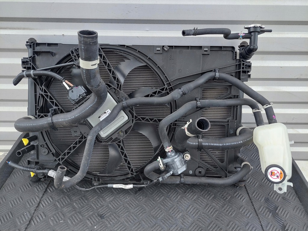 фото №5, Комплект радиатор радиатор вентилятор 16363-31510 lexus es vii 7 300 h 2.5