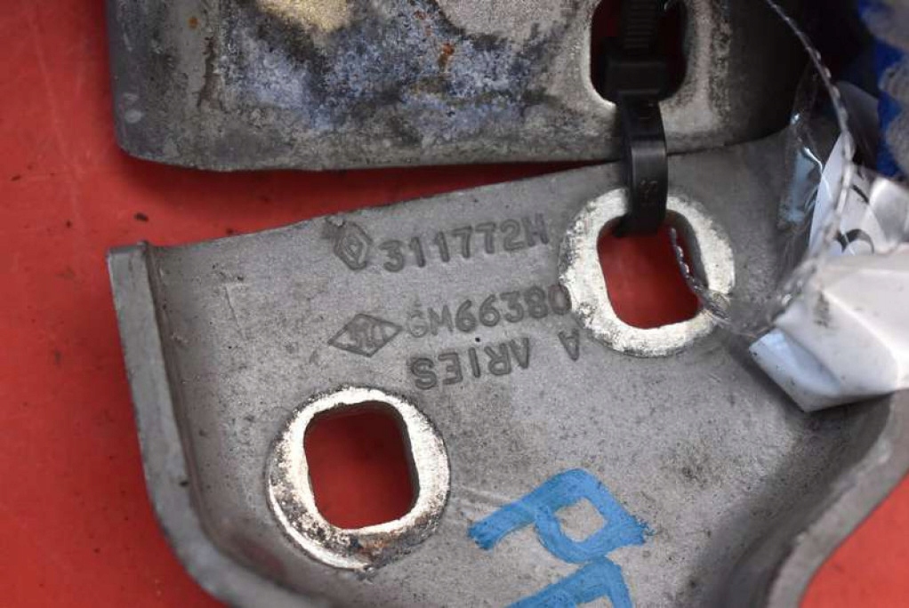 фото №7, Петля петли дверь правый перед 311772m renault trafic 2 ii 06-15