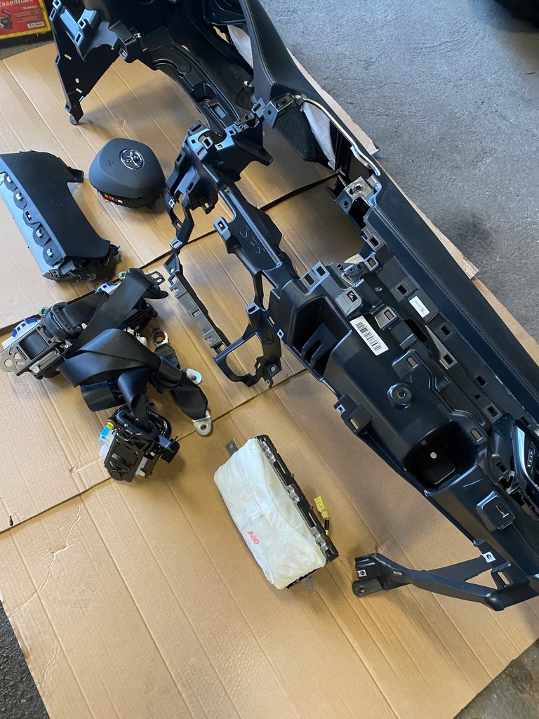 фото №7, Toyota chr консоль подушка безпеки подушки безпеки ремені