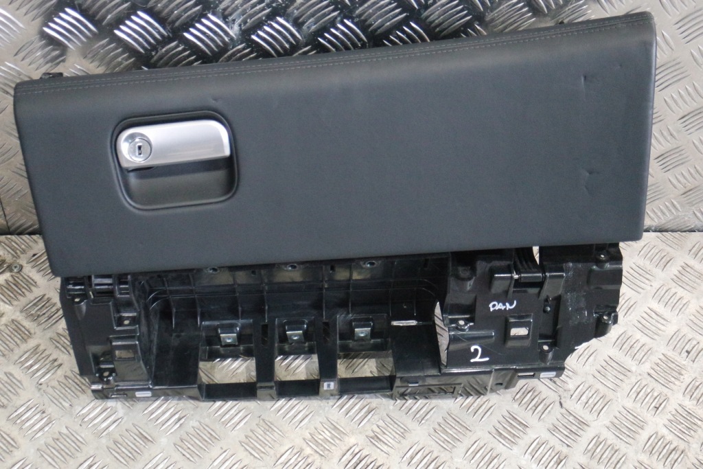 фото №1, Бардачок пасажира porsche panamera шкіра czarna